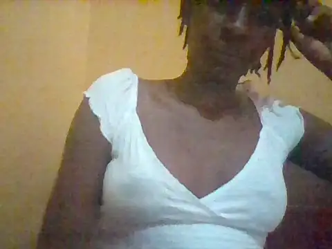 Snapshot of Zinnah_Q chatting on 6, 6, 2026 Zinnah Q online show from 6, 6, 2026
