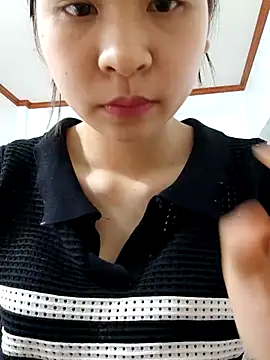 Snapshot of Yina_meow chatting on 4, 6, 2026 Yina meow online show from 4, 6, 2026