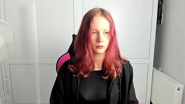 Snapshot of Skylar_spring chatting on 6, 7, 2026 Skylar spring online show from 6, 7, 2026