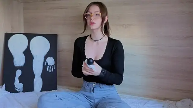 Snapshot of Lori_cutess chatting on 24, 6, 2026 Lori cutess online show from 24, 6, 2026