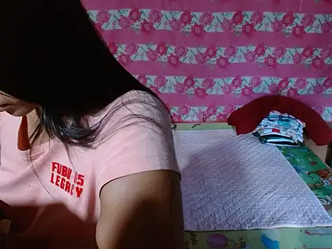 Snapshot of Itsme_Foxy_Shantale chatting on 5, 7, 2026 Itsme Foxy Shantale online show from 5, 7, 2026