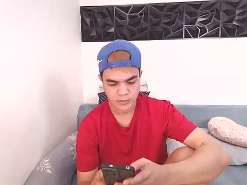 Snapshot of yourmikexxx chatting on 14, 7, 2026 yourmikexxx online show from 14, 7, 2026