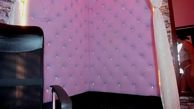Snapshot of camila_velvet_ chatting on 23, 7, 2026 camila velvet online show from 23, 7, 2026