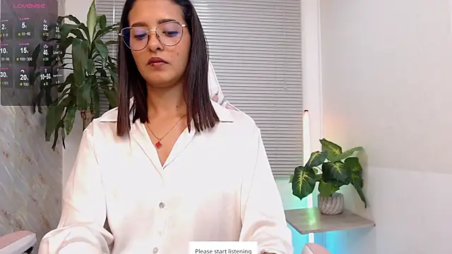 Littlee Ashley online show from 27, 7, 2026