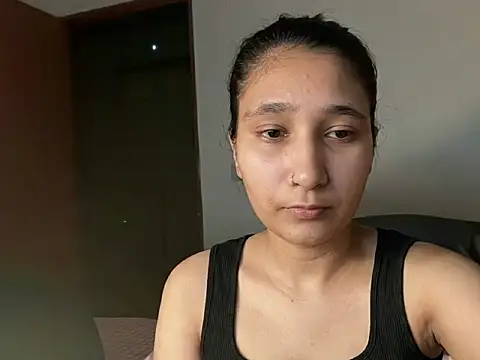 komalgupta72 online show from 4, 6, 2026