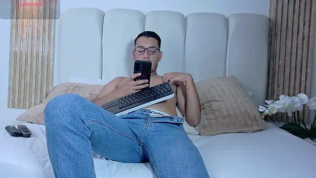 Thiago Stone1 online show from 11, 7, 2026
