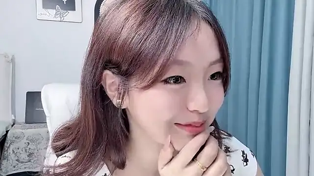 Snapshot of wenwen8888 chatting on 5, 7, 2026 wenwen8888 online show from 5, 7, 2026