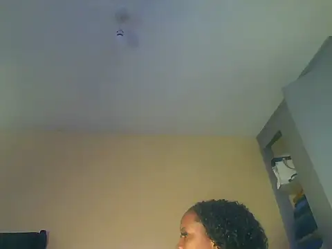 Snapshot of Milamelanie chatting on 16, 6, 2026 Milamelanie online show from 16, 6, 2026