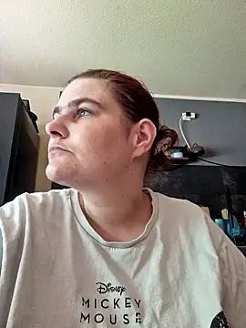 GoldenWifee online show from 5, 6, 2026