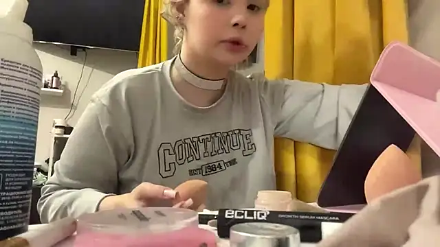 moonluv33 online show from 27, 6, 2026