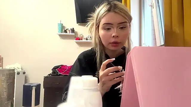 moonluv33 online show from 23, 6, 2026