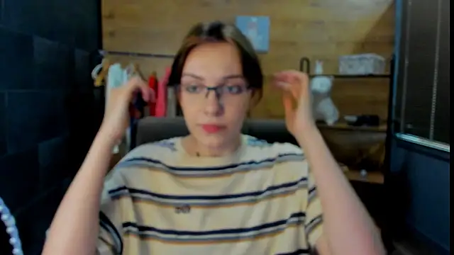 KristennMartin online show from 15, 6, 2026