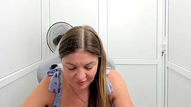 Snapshot of MiaSummerr_ chatting on 20, 7, 2026 MiaSummerr online show from 20, 7, 2026