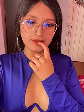Snapshot of lizyyyy_ chatting on 6, 6, 2026 lizyyyy online show from 6, 6, 2026