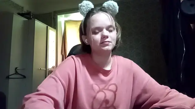 Snapshot of FlirtingAdele_1 chatting on 13, 6, 2026 FlirtingAdele 1 online show from 13, 6, 2026
