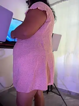 Snapshot of Mia_Hony chatting on 2, 7, 2026 Mia Hony online show from 2, 7, 2026