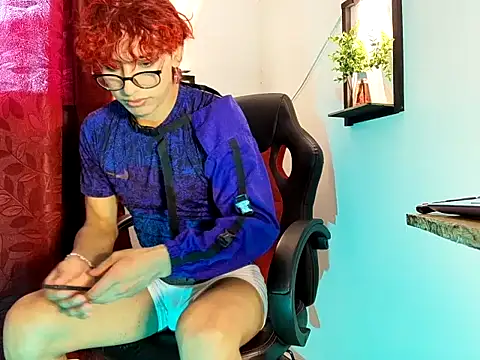 Snapshot of LEE_ROSES chatting on 8, 6, 2026 LEE ROSES online show from 8, 6, 2026