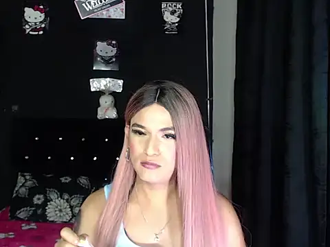 Snapshot of madame_kitty chatting on 7, 7, 2026 madame kitty online show from 7, 7, 2026