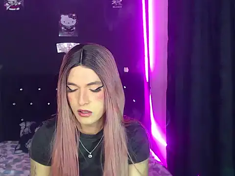 Snapshot of madame_kitty chatting on 14, 6, 2026 madame kitty online show from 14, 6, 2026