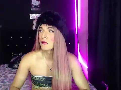 Snapshot of madame_kitty chatting on 17, 6, 2026 madame kitty online show from 17, 6, 2026