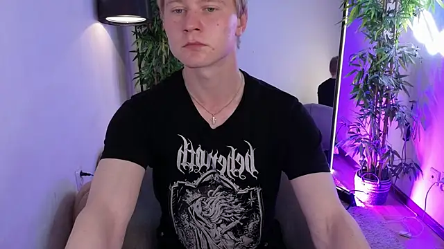 Snapshot of softdeutch chatting on 6, 6, 2026 softdeutch online show from 6, 6, 2026
