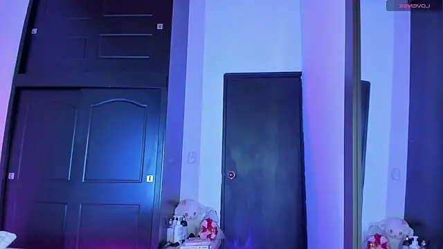EvaBigBoobs online show from 7, 6, 2026