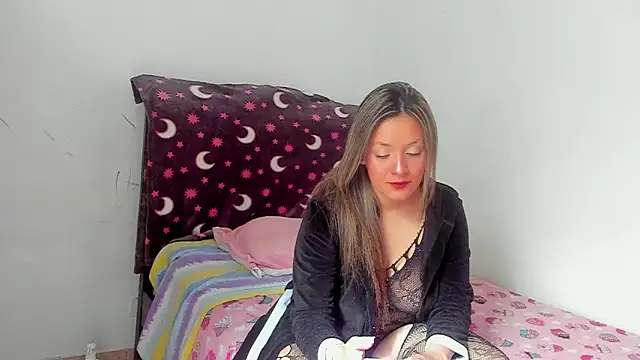 CynthiaMooree online show from 15, 6, 2026