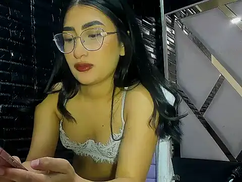 HannaLiss17 online show from 10, 7, 2026
