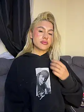 Lia-firee online show from 18, 6, 2026