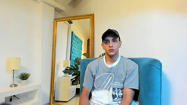 Snapshot of luca_gael chatting on 7, 6, 2026 luca gael online show from 7, 6, 2026