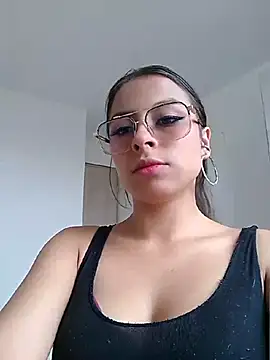  Aisha 20 online show from 10, 7, 2026