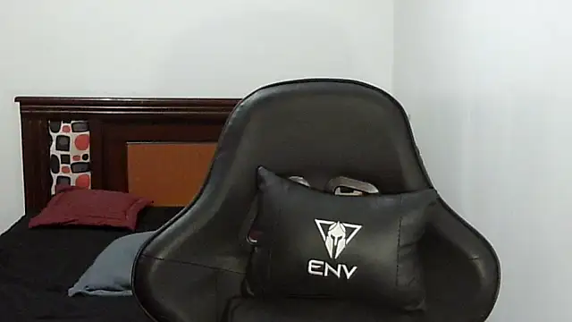 Lolacurly69 online show from 2, 7, 2026
