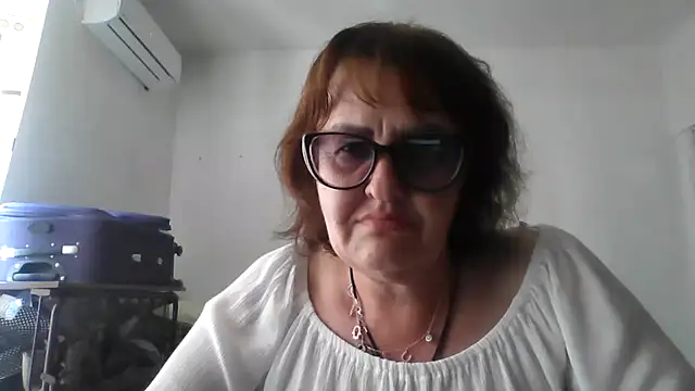 Snapshot of ErikaXShine chatting on 21, 6, 2026 ErikaXShine online show from 21, 6, 2026