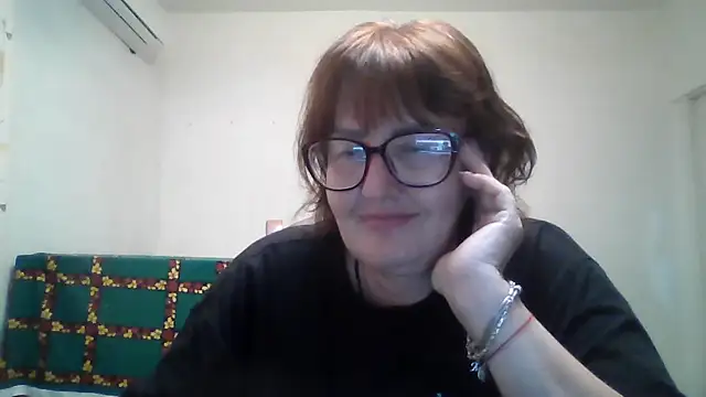 Snapshot of ErikaXShine chatting on 5, 7, 2026 ErikaXShine online show from 5, 7, 2026