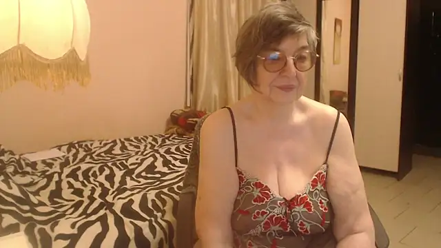 Sharon Amore online show from 28, 11, 2025