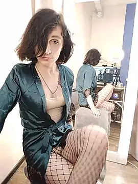 MickeQuinee online show from 10, 7, 2026