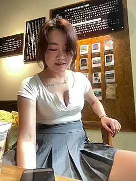 Snapshot of mollymm chatting on 15, 7, 2026 mollymm online show from 15, 7, 2026