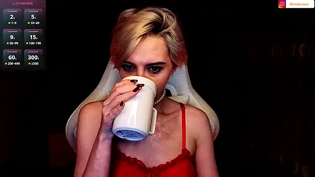 Snapshot of Blondice_ann chatting on 27, 6, 2026 Blondice ann online show from 27, 6, 2026