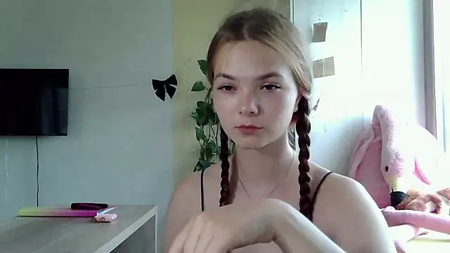 Snapshot of AvrilGillig chatting on 10, 7, 2026 AvrilGillig online show from 10, 7, 2026