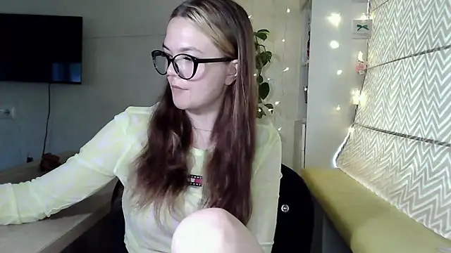 Snapshot of AvrilGillig chatting on 24, 6, 2026 AvrilGillig online show from 24, 6, 2026