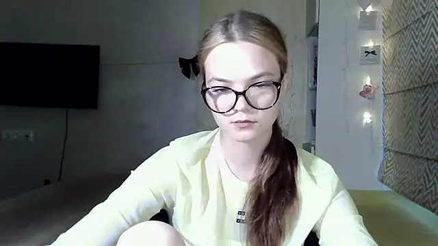 Snapshot of AvrilGillig chatting on 23, 6, 2026 AvrilGillig online show from 23, 6, 2026