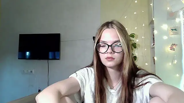 Snapshot of AvrilGillig chatting on 18, 6, 2026 AvrilGillig online show from 18, 6, 2026