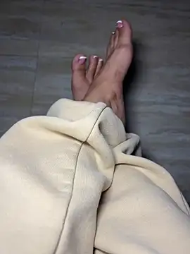 prettytoesfreak online show from 8, 6, 2026