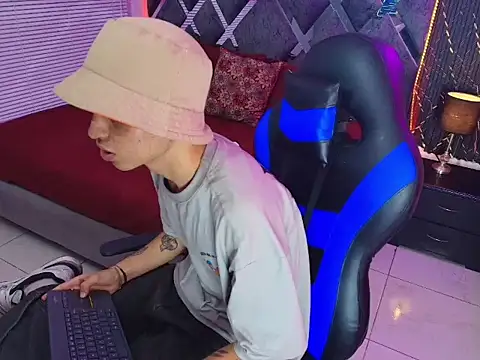 cameron lux77 online show from 1, 7, 2026