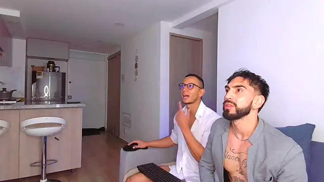 TheLatinBoyfriends online show from 14, 7, 2026