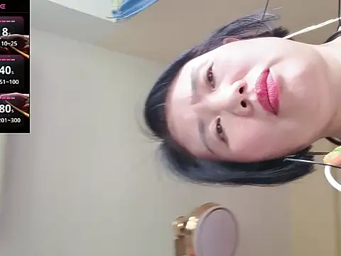 Snapshot of YIYI-queen chatting on 8, 6, 2026 YIYI-queen online show from 8, 6, 2026