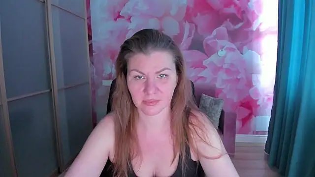 LunaKissesx online show from 14, 6, 2026