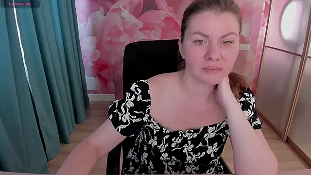 LunaKissesx online show from 12, 6, 2026