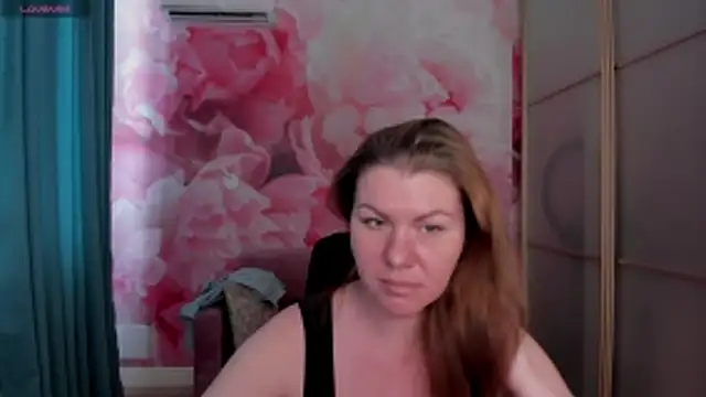 LunaKissesx online show from 13, 6, 2026