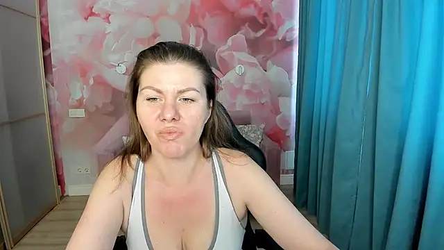 LunaKissesx online show from 24, 7, 2026
